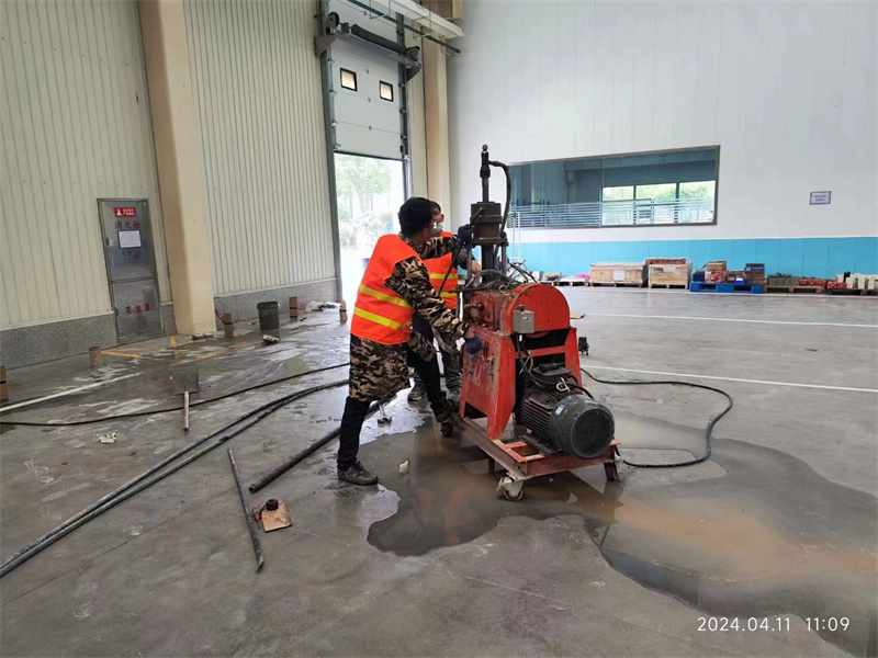 青松路街道厂房地面下沉塌陷注浆加固施工